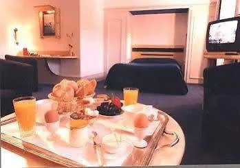 Logis Le France Hotel